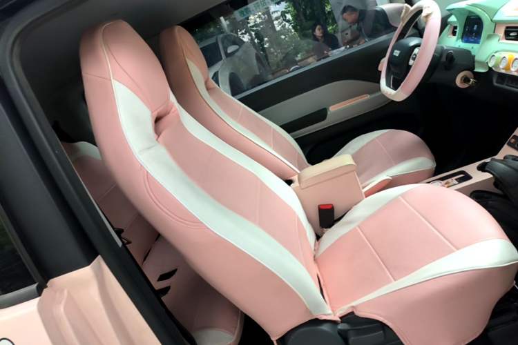 Used Chery QQ Ice Cream 2022 170km Sundae Phosphate Lithium-Ion Right Front Seat
