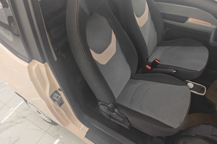 Used Chery QQ Ice Cream 2022 170km Sundae Phosphate Lithium-Ion Right Front Seat