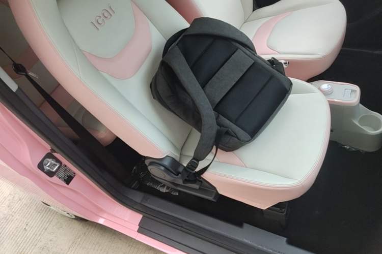 Used Chery QQ Ice Cream 2022 Taohuanxi Sweet Peach Edition Right Front Seat