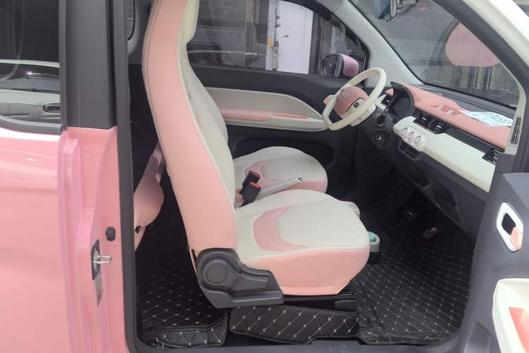 Used Chery QQ Ice Cream 2022 Taohuanxi Sweet Peach Edition Right Front Seat