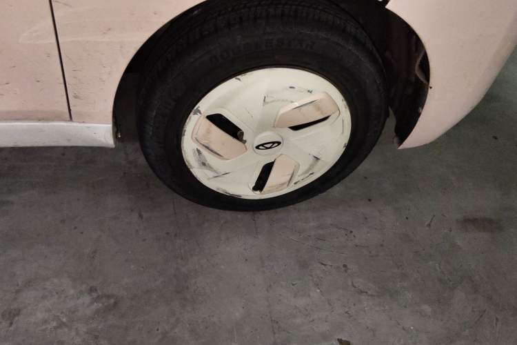 Used Chery QQ Ice Cream 2022 170km Sundae Phosphate Lithium-Ion Right Front Wheel Hub