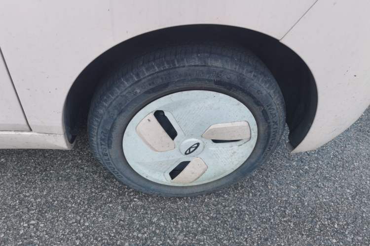 Used Chery QQ Ice Cream 2022 170km Sundae Phosphate Lithium-Ion Right Front Wheel Hub