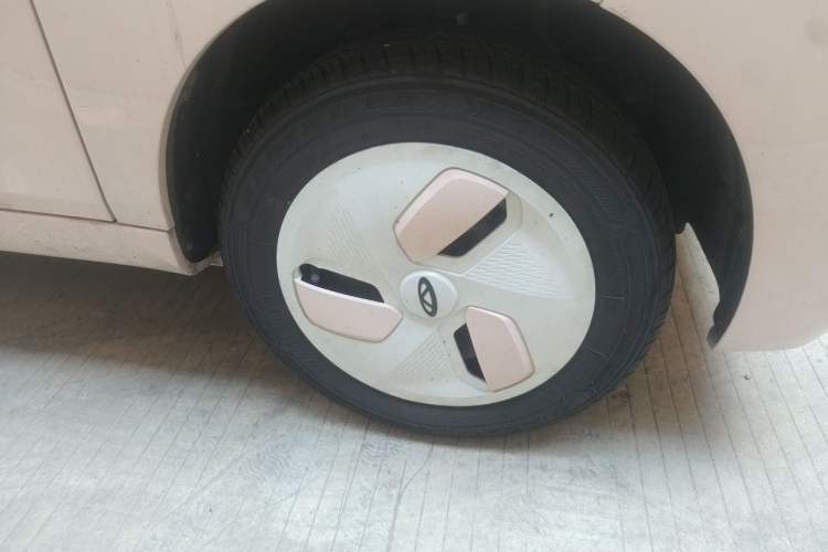 Used Chery QQ Ice Cream 2022 170km Sundae Phosphate Lithium-Ion Right Front Wheel Hub