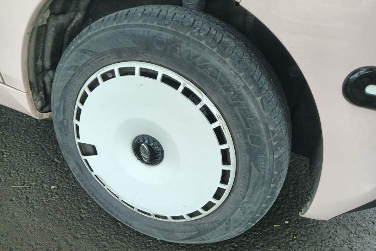 Used Chery QQ Ice Cream 2022 170km Sundae Ternary Lithium Right Front Wheel Hub