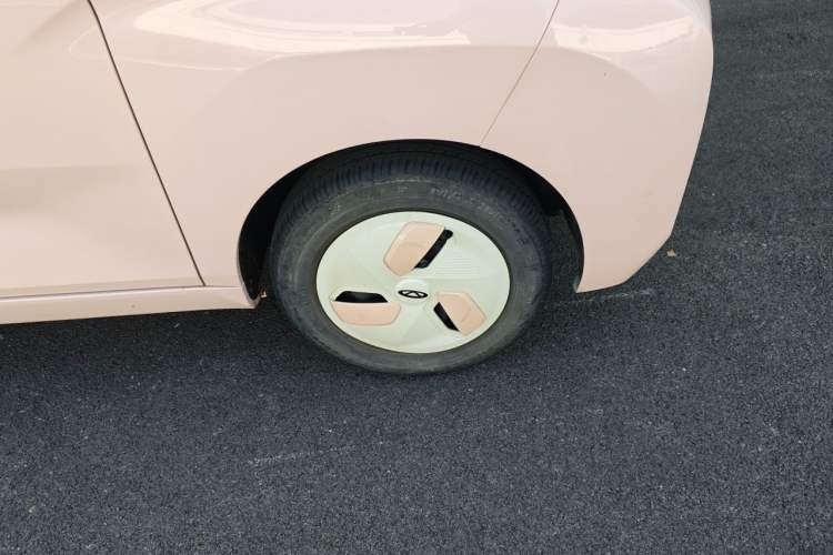 Used Chery QQ Ice Cream 2022 170km Sundae Phosphate Lithium-Ion Right Front Wheel Hub