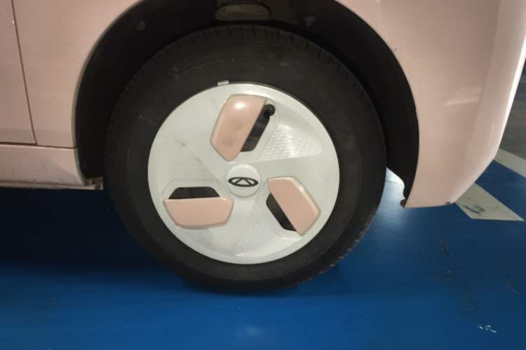 Used Chery QQ Ice Cream 2022 170km Sundae Ternary Lithium Right Front Wheel Hub