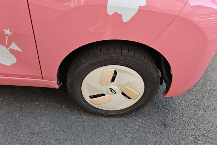 Used Chery QQ Ice Cream 2022 170km Sundae Phosphate Lithium-Ion Right Front Wheel Hub