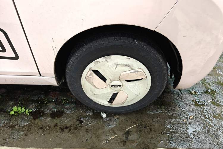 Used Chery QQ Ice Cream 2022 170km Sundae Phosphate Lithium-Ion Right Front Wheel Hub
