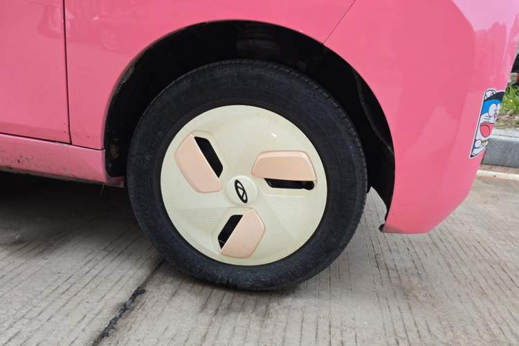 Used Chery QQ Ice Cream 2022 120km Conical Shape Lithium Iron Phosphate Right Front Wheel Hub