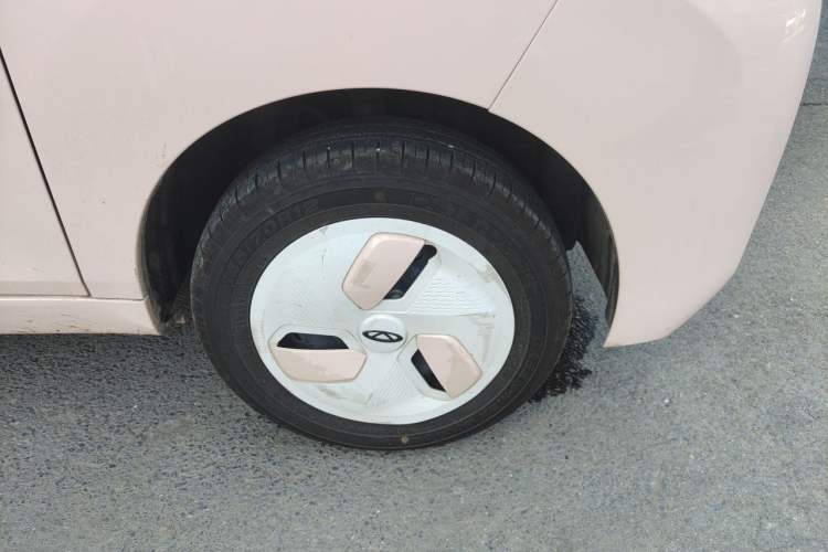 Used Chery QQ Ice Cream 2022 120km Conical Shape Lithium Iron Phosphate Right Front Wheel Hub