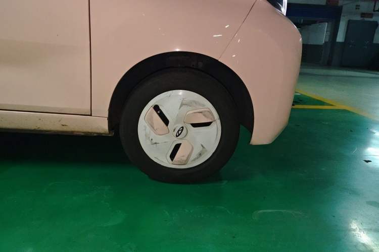 Used Chery QQ Ice Cream 2022 170km Sundae Phosphate Lithium-Ion Right Front Wheel Hub