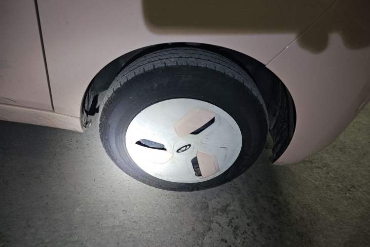 Used Chery QQ Ice Cream 2022 120km Milkshake Phosphate Lithium-Iron Right Front Wheel Hub