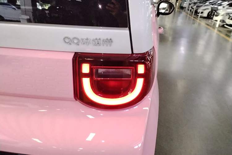 Used Chery QQ Ice Cream 2022 Taohuanxi Sweet Peach Edition Right Rear Taillight