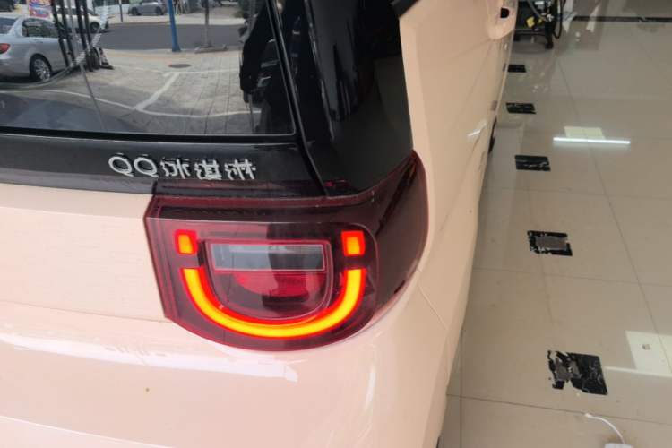 Used Chery QQ Ice Cream 2022 170km Sundae Phosphate Lithium-Ion Right Rear Taillight