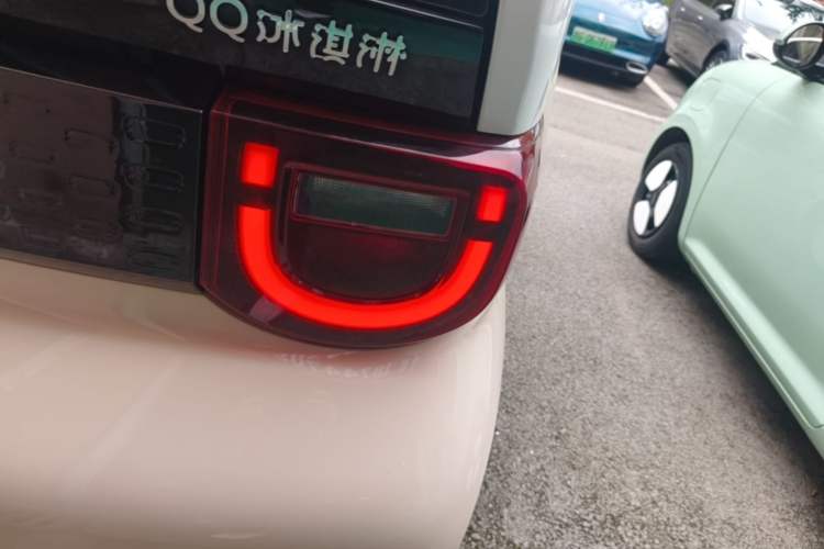 Used Chery QQ Ice Cream 2022 Taohuanxi Sweet Peach Edition Right Rear Taillight