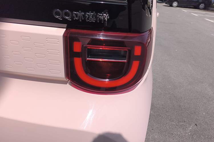 Used Chery QQ Ice Cream 2022 170km Sundae Phosphate Lithium-Ion Right Rear Taillight