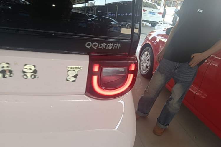 Used Chery QQ Ice Cream 2022 120km Conical Shape Lithium Iron Phosphate Right Rear Taillight