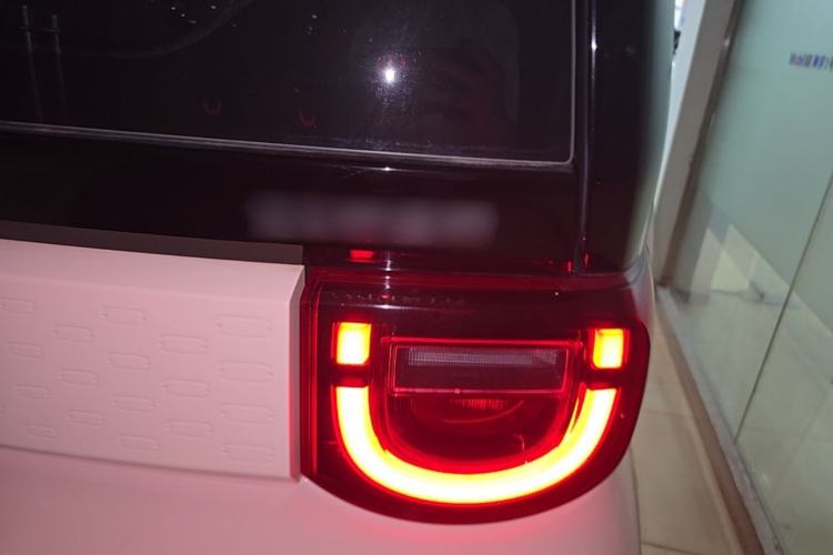 Used Chery QQ Ice Cream 2022 120km Conical Shape Lithium Iron Phosphate Right Rear Taillight