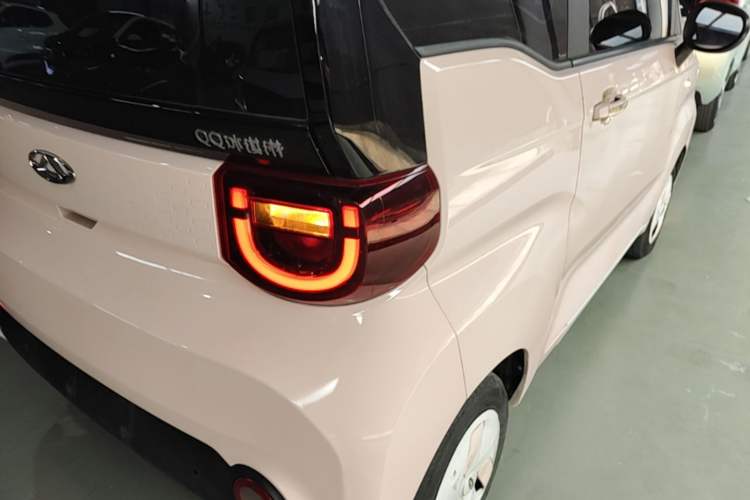 Used Chery QQ Ice Cream 2022 170km Sundae Phosphate Lithium-Ion Right Rear Taillight