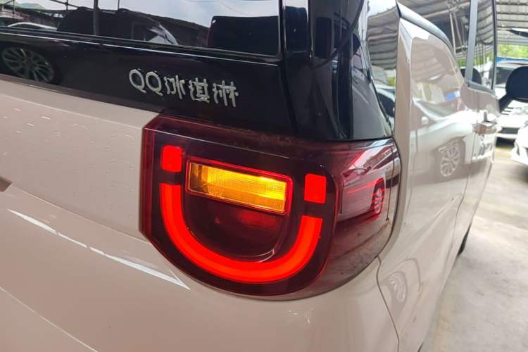 Used Chery QQ Ice Cream 2022 170km Sundae Phosphate Lithium-Ion Right Rear Taillight