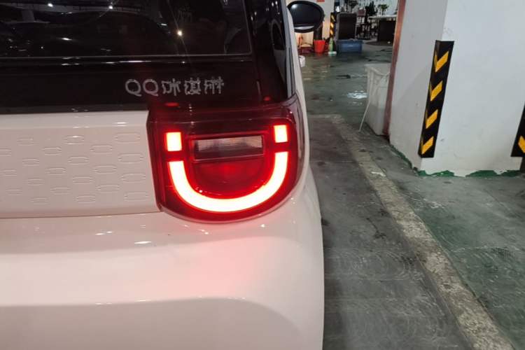 Used Chery QQ Ice Cream 2022 170km Sundae Phosphate Lithium-Ion Right Rear Taillight