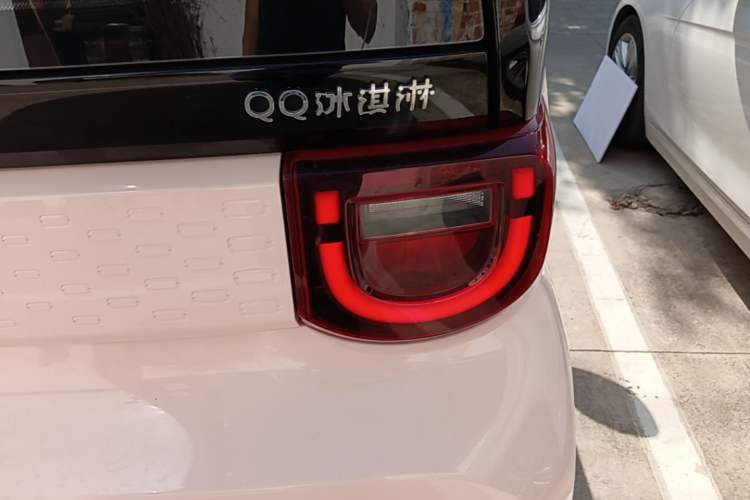 Used Chery QQ Ice Cream 2022 170km Sundae Phosphate Lithium-Ion Right Rear Taillight