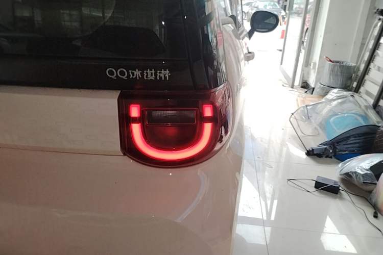 Used Chery QQ Ice Cream 2022 170km Sundae Phosphate Lithium-Ion Right Rear Taillight