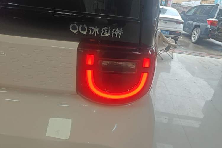 Used Chery QQ Ice Cream 2022 120km Conical Shape Lithium Iron Phosphate Right Rear Taillight