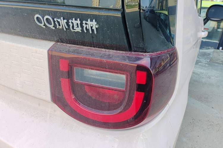 Used Chery QQ Ice Cream 2022 120km Milkshake Phosphate Lithium-Iron Right Rear Taillight