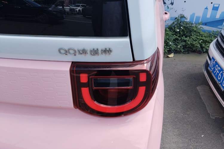 Used Chery QQ Ice Cream 2022 Taohuanxi Sweet Peach Edition Right Rear Taillight