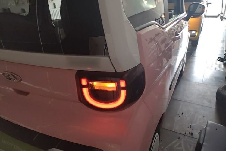 Used Chery QQ Ice Cream 2022 Taohuanxi Sweet Peach Edition Right Rear Taillight