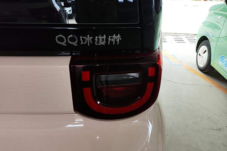 Used Chery QQ Ice Cream 2022 170km Sundae Phosphate Lithium-Ion Right Rear Taillight
