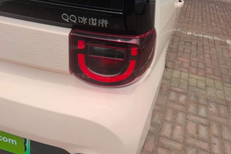 Used Chery QQ Ice Cream 2022 120km Conical Shape Lithium Iron Phosphate Right Rear Taillight