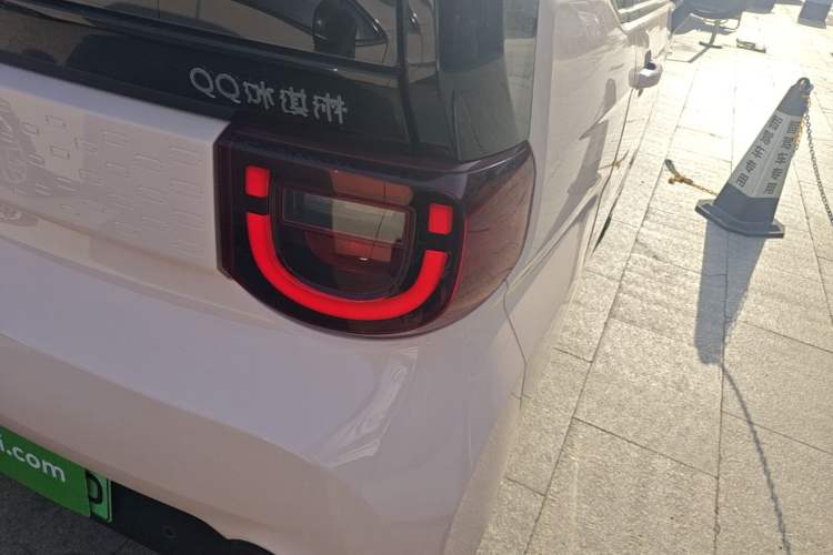 Used Chery QQ Ice Cream 2022 120km Conical Shape Lithium Iron Phosphate Right Rear Taillight