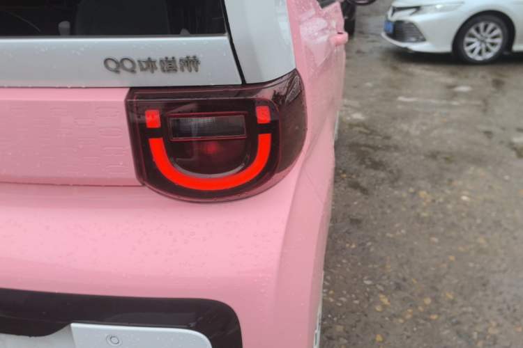 Used Chery QQ Ice Cream 2022 Taohuanxi Sweet Peach Edition Right Rear Taillight