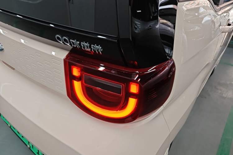 Used Chery QQ Ice Cream 2022 170km Sundae Phosphate Lithium-Ion Right Rear Taillight