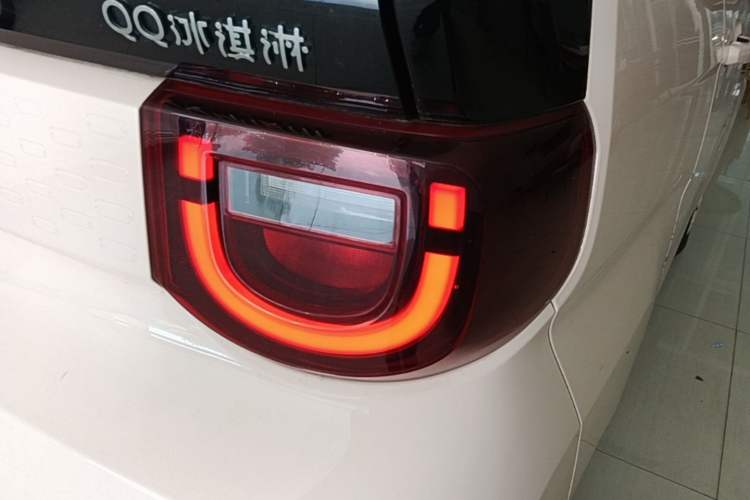 Used Chery QQ Ice Cream 2022 120km Conical Shape Lithium Iron Phosphate Right Rear Taillight