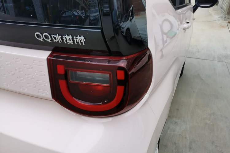 Used Chery QQ Ice Cream 2022 170km Sundae Phosphate Lithium-Ion Right Rear Taillight
