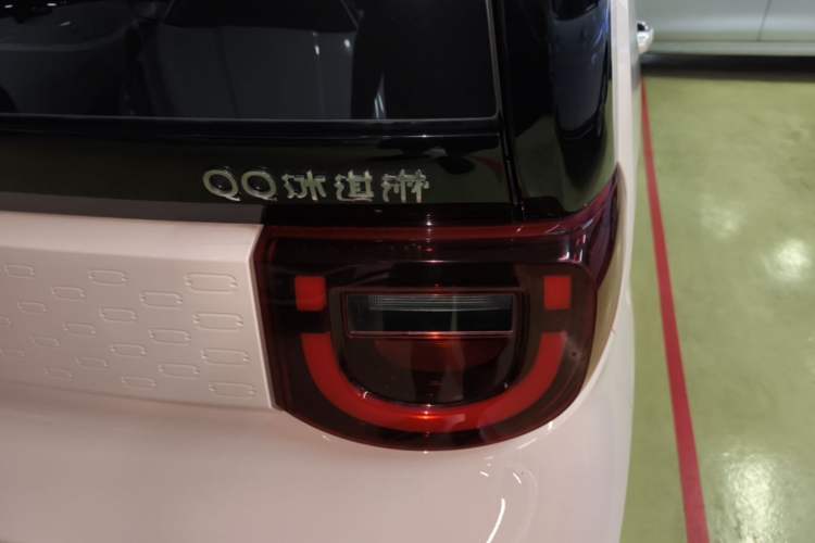 Used Chery QQ Ice Cream 2022 170km Sundae Phosphate Lithium-Ion Right Rear Taillight
