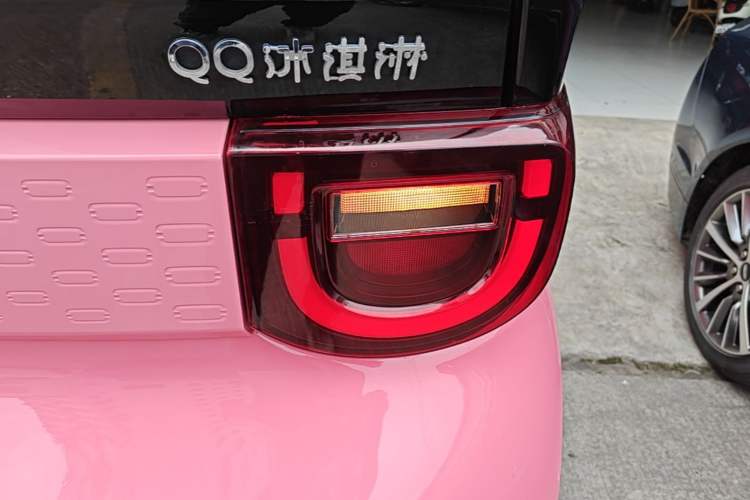 Used Chery QQ Ice Cream 2022 170km Sundae Phosphate Lithium-Ion Right Rear Taillight