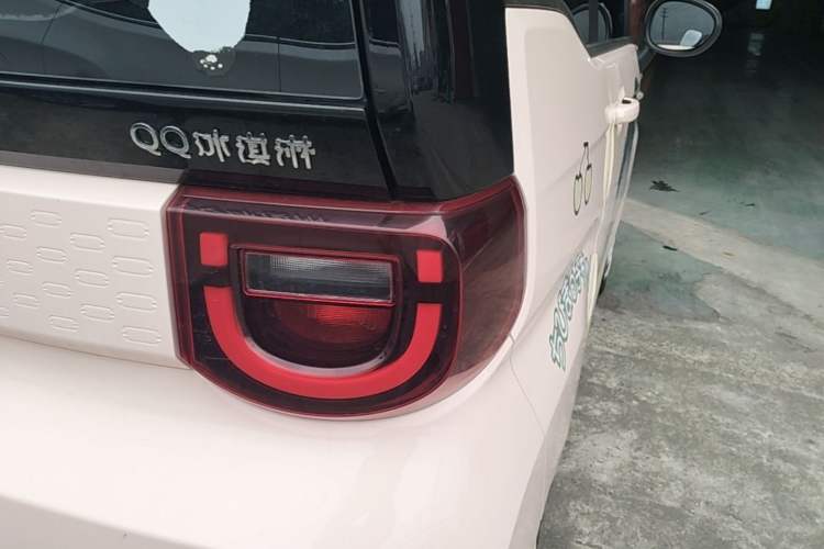 Used Chery QQ Ice Cream 2022 120km Conical Shape Lithium Iron Phosphate Right Rear Taillight