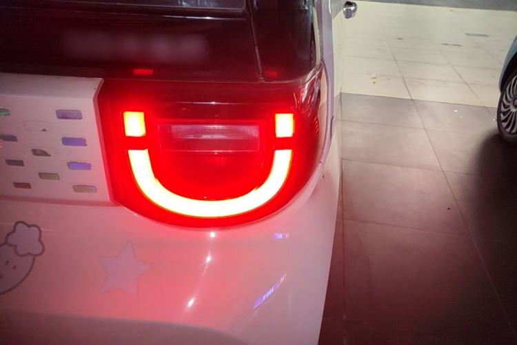 Used Chery QQ Ice Cream 2022 120km Conical Shape Lithium Iron Phosphate Right Rear Taillight