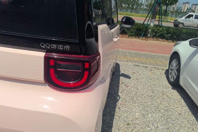 Used Chery QQ Ice Cream 2022 170km Sundae Phosphate Lithium-Ion Right Rear Taillight