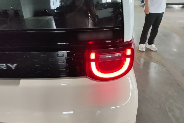 Used Chery QQ Ice Cream 2022 170km Sundae Phosphate Lithium-Ion Right Rear Taillight