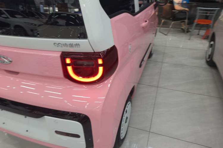 Used Chery QQ Ice Cream 2022 Taohuanxi Sweet Peach Edition Right Rear Taillight