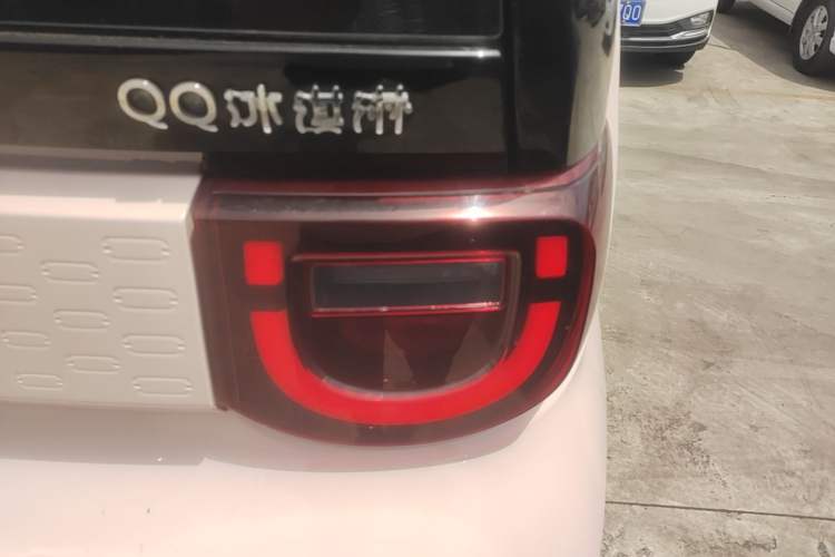 Used Chery QQ Ice Cream 2022 170km Sundae Ternary Lithium Right Rear Taillight