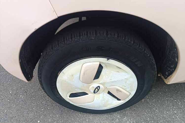 Used Chery QQ Ice Cream 2022 Pudding Model Right Rear Wheel Hub