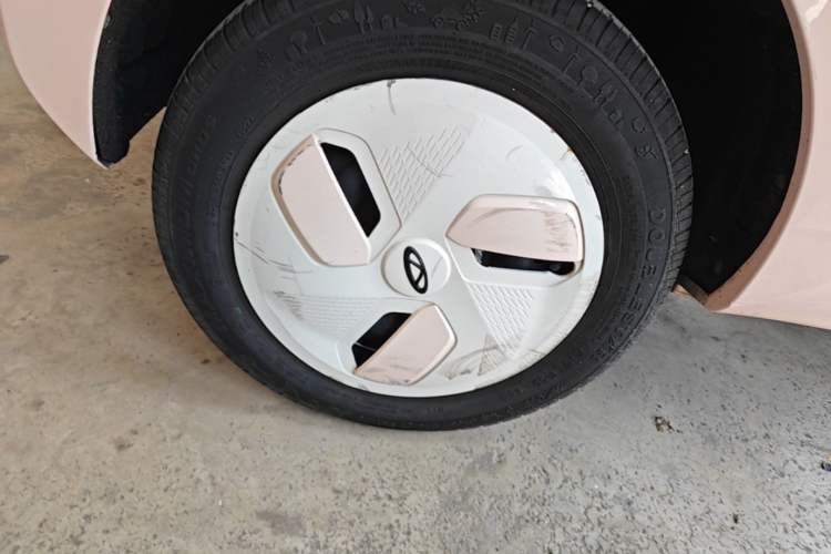 Used Chery QQ Ice Cream 2022 170km Sundae Phosphate Lithium-Ion Right Rear Wheel Hub