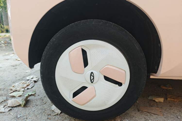 Used Chery QQ Ice Cream 2022 170km Sundae Phosphate Lithium-Ion Right Rear Wheel Hub
