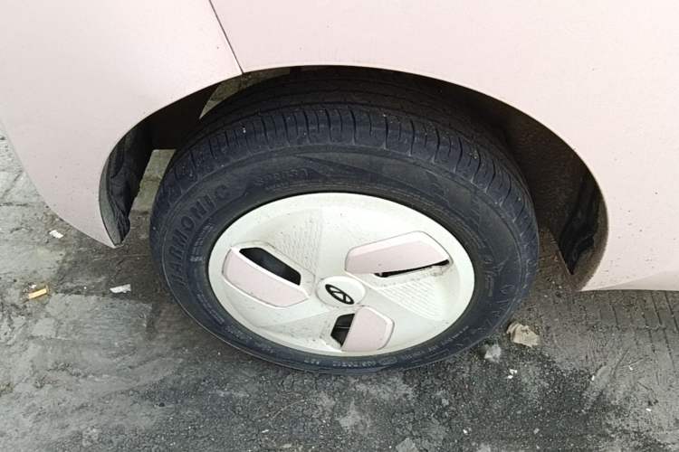 Used Chery QQ Ice Cream 2022 170km Sundae Phosphate Lithium-Ion Right Rear Wheel Hub